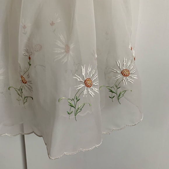 Vintage slip with embroidered flowers - Picture 4 of 4